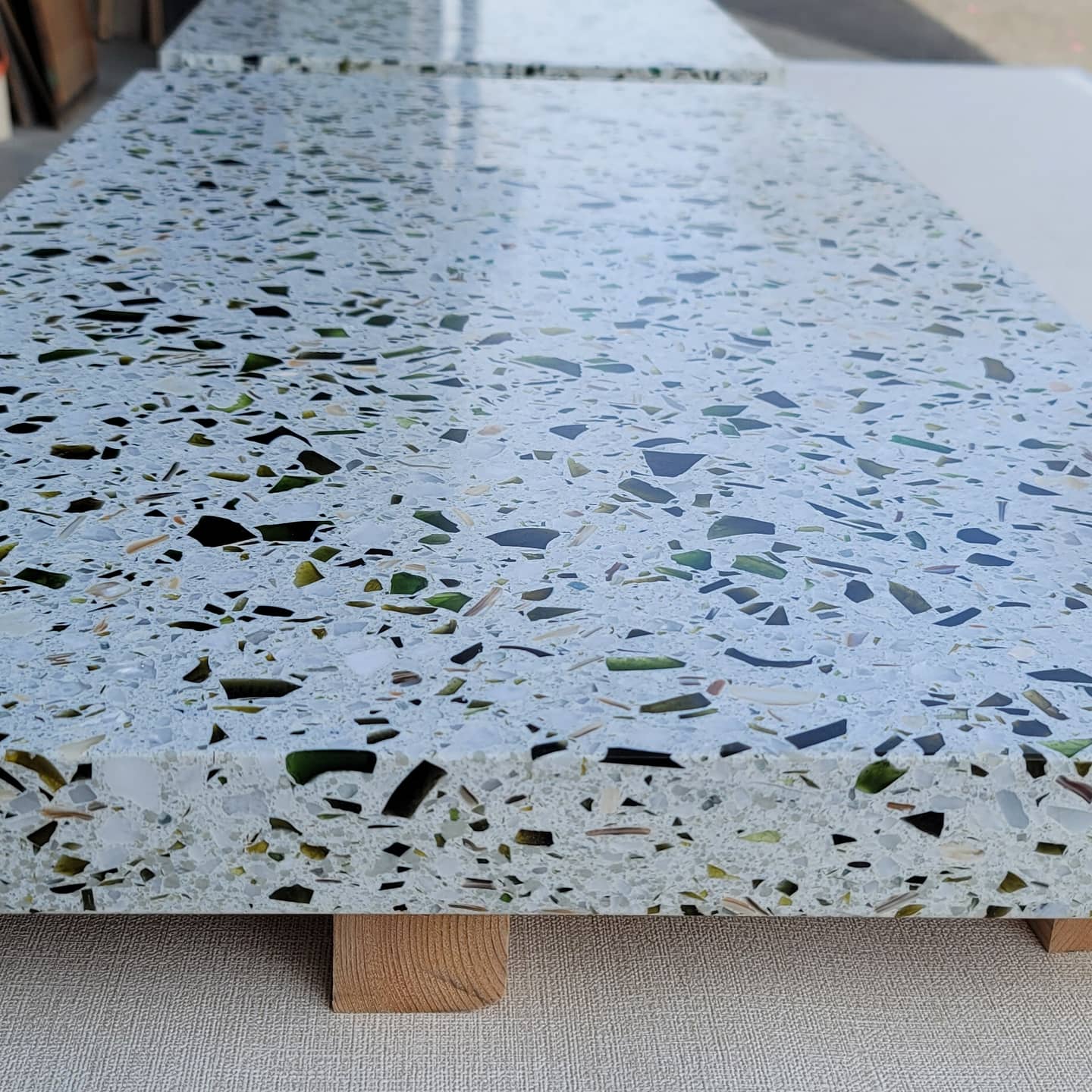 リサイクルガラス（ワイン）の画像