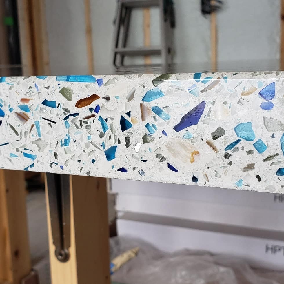 テラゾー キッチンカウンターの画像