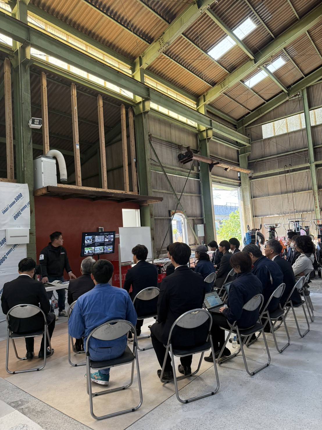 「床下地科学」をテーマにした特別講習会を開催しました。の画像